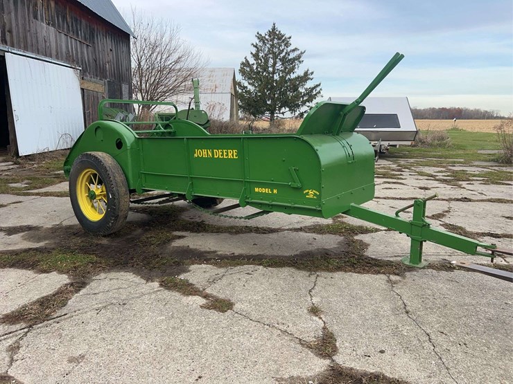 john-deere-model-h-manure-spreader-image-7