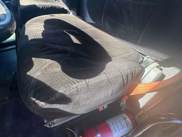 2012-peterbilt-386-image-37