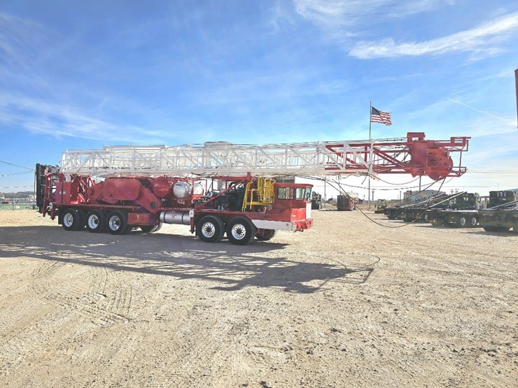 2007-rig-works-mustang-550-dd-5-axle-well-service-rig-image-1