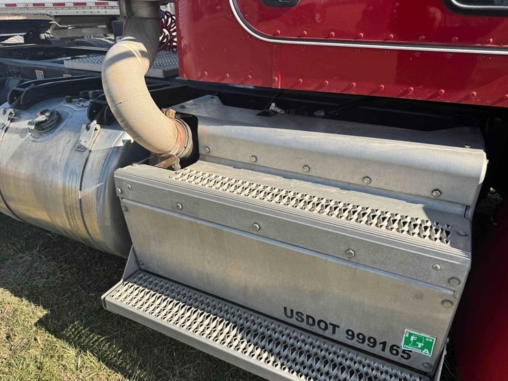 2012-peterbilt-386-image-26
