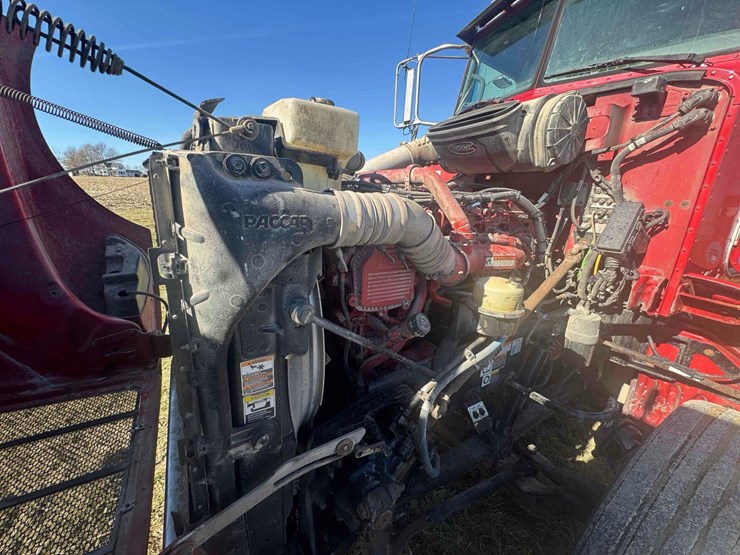 2012-peterbilt-386-image-51