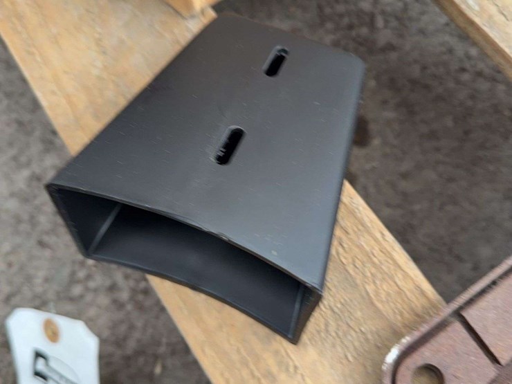 oil-pan,-toolbox-and-air-cleaner-image-9