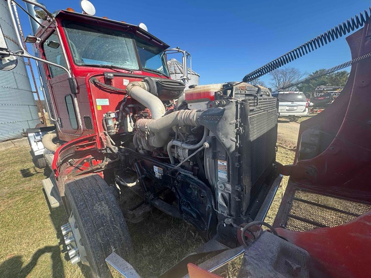 2012-peterbilt-386-image-53