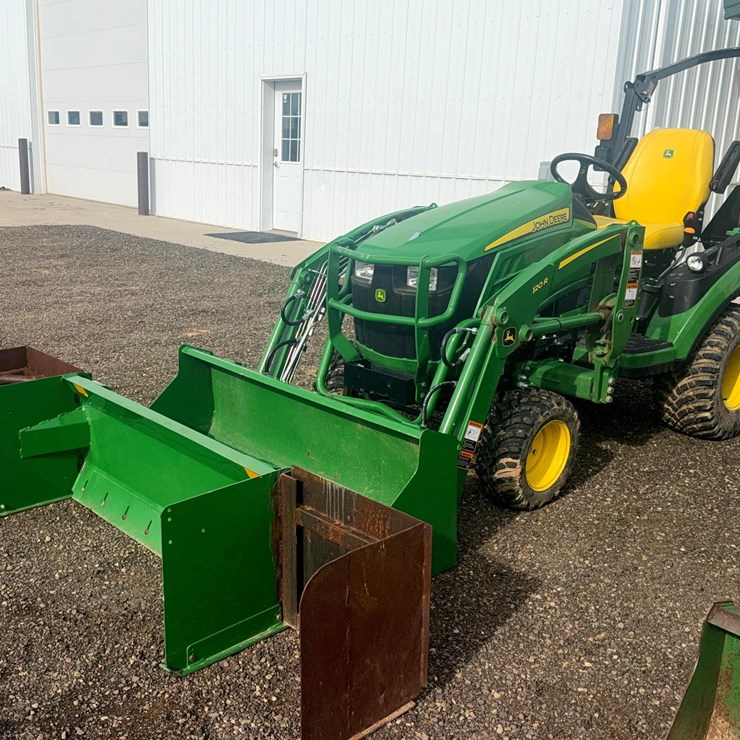 2022 JOHN DEERE 1025R