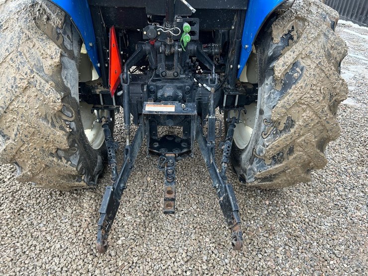 2017-new-holland-workmaster-60-image-14