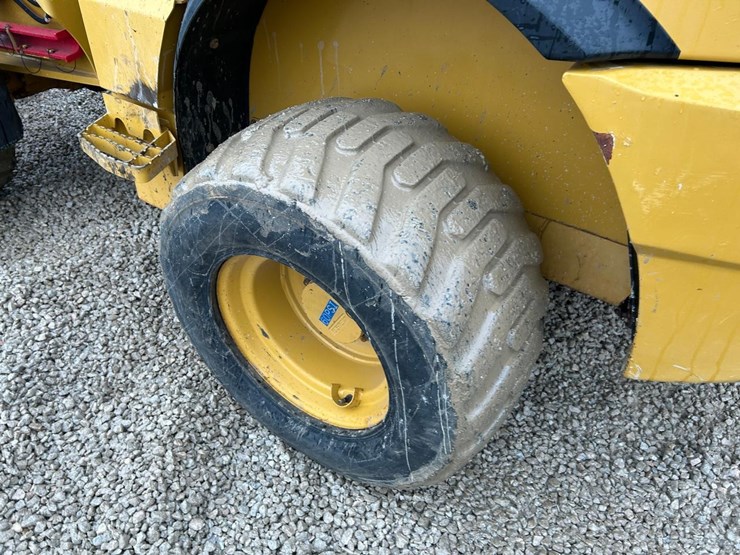 caterpillar-903d-image-14