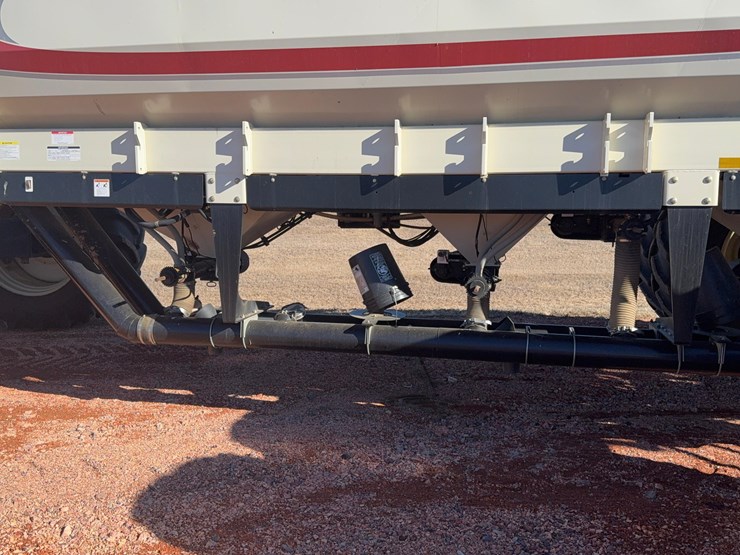 2014-bourgault-7700-image-54