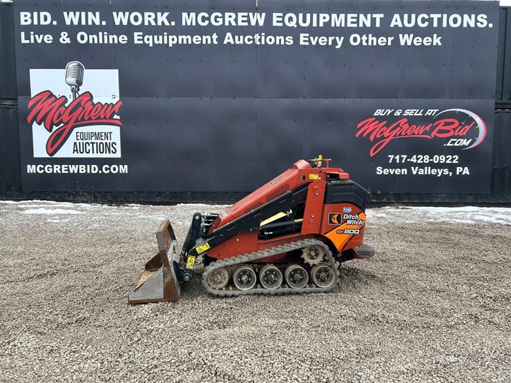 2019-ditch-witch-sk800-image-1