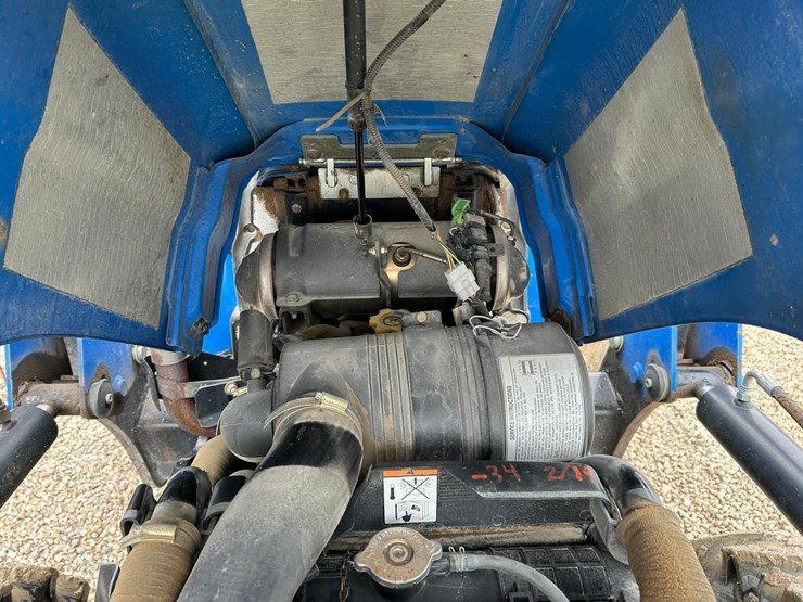 2017-new-holland-workmaster-60-image-11