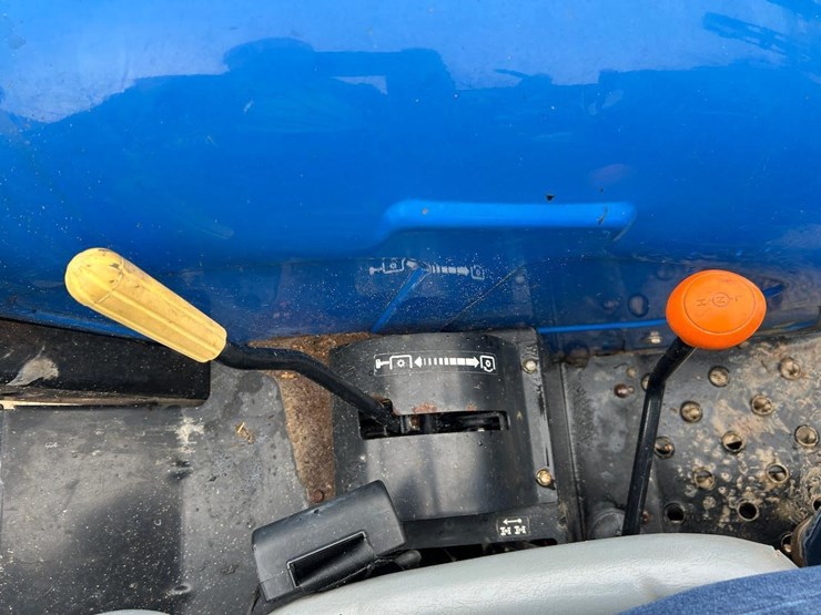 2017-new-holland-workmaster-60-image-27