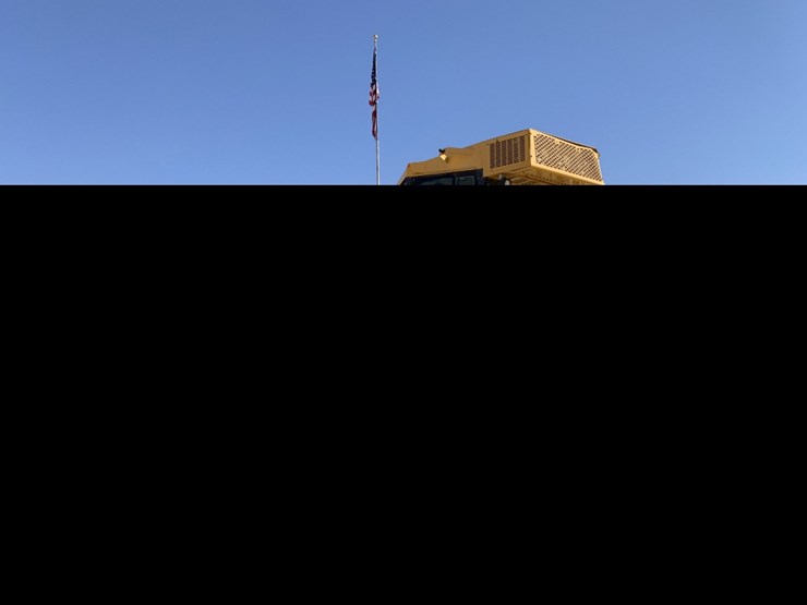 2015-deere-850k-xlt-image-4