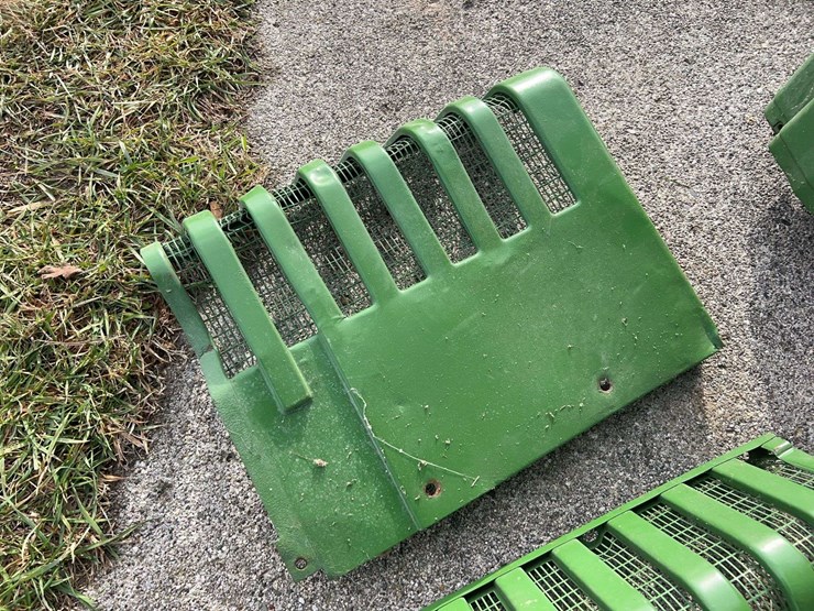 john-deere-model-h-hood-and-grille-panels-image-2