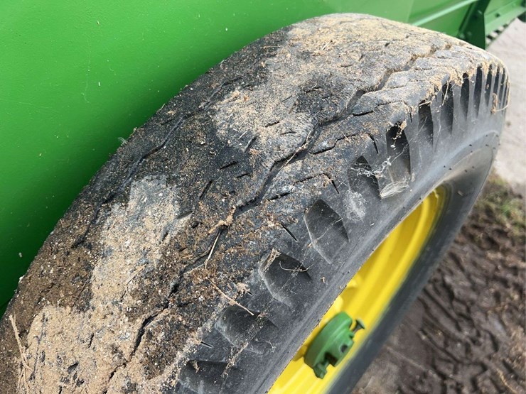 john-deere-model-h-manure-spreader-image-27