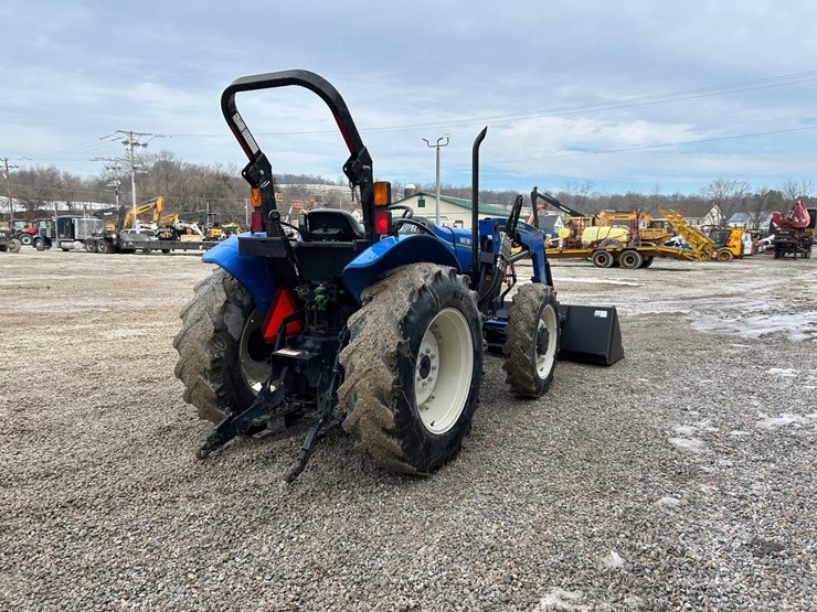 2017-new-holland-workmaster-60-image-4