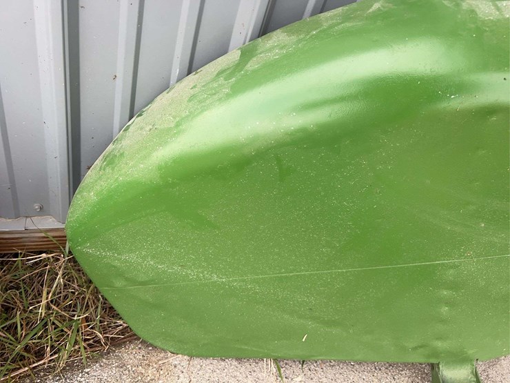 john-deere-model-h-fenders-and-brackets-image-4