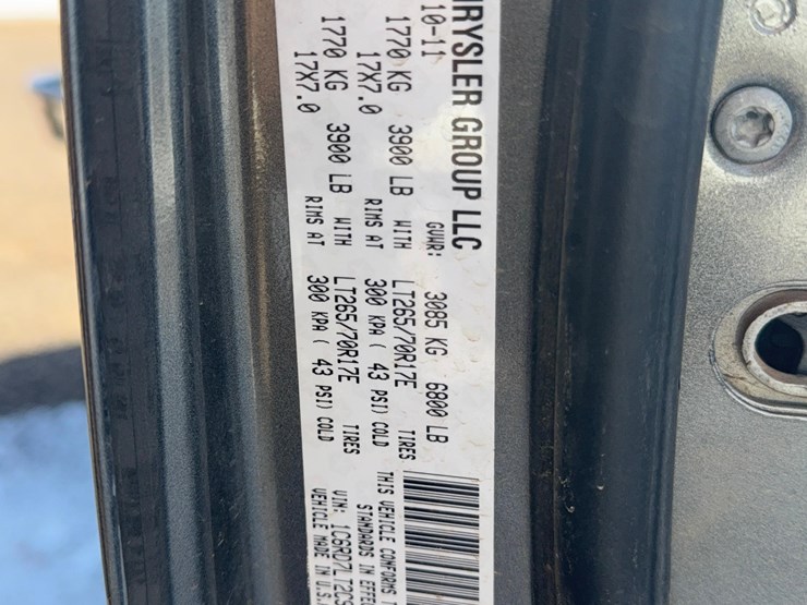 2012-dodge-1500-image-19