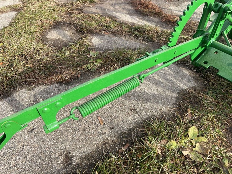 partial-john-deere-one-row-mounted-cultivator-image-3