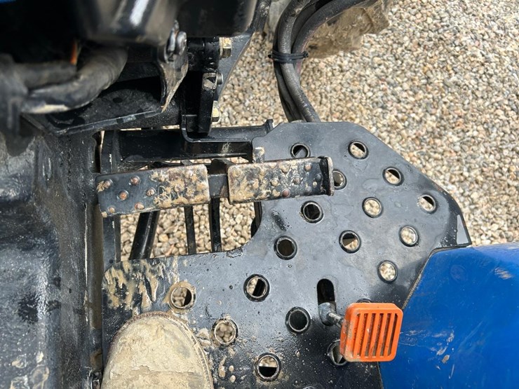 2017-new-holland-workmaster-60-image-24