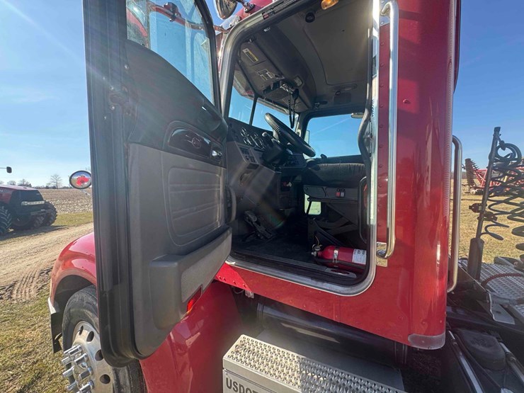 2012-peterbilt-386-image-48