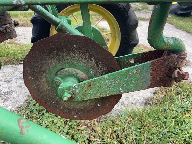 john-deere-12-image-18