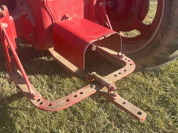 1949-farmall-super-h-image-13