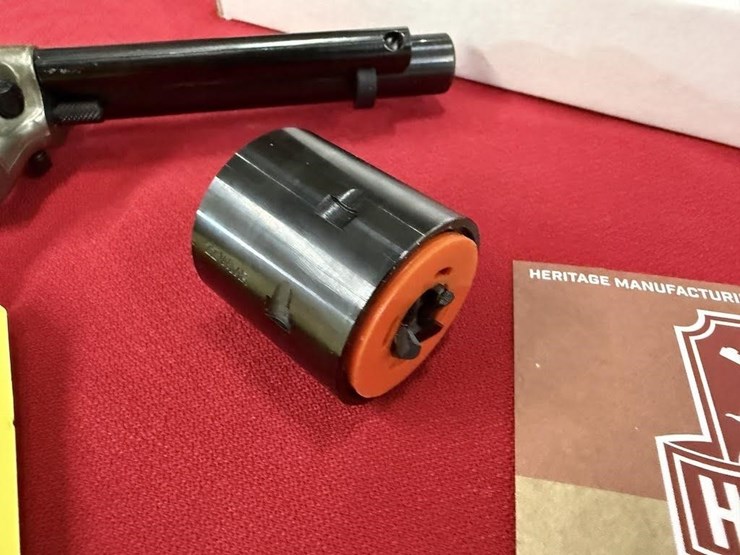 heritage-rough-rider-.22-pistol-image-8