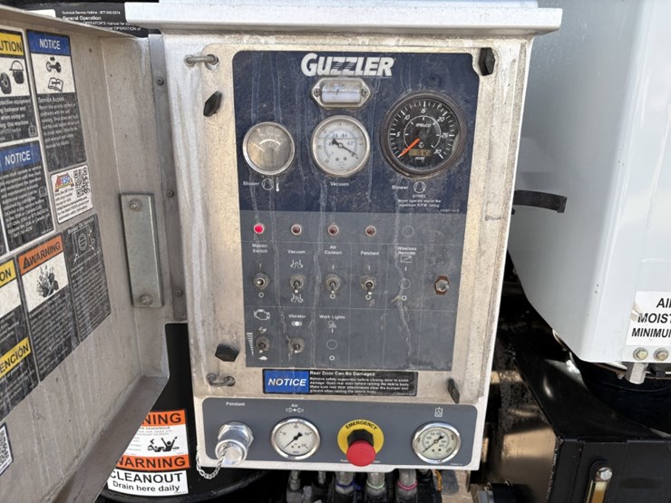 2023-western-star-49x-image-7