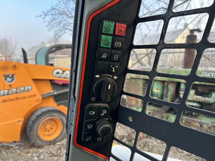 2022-bobcat-t76-image-24