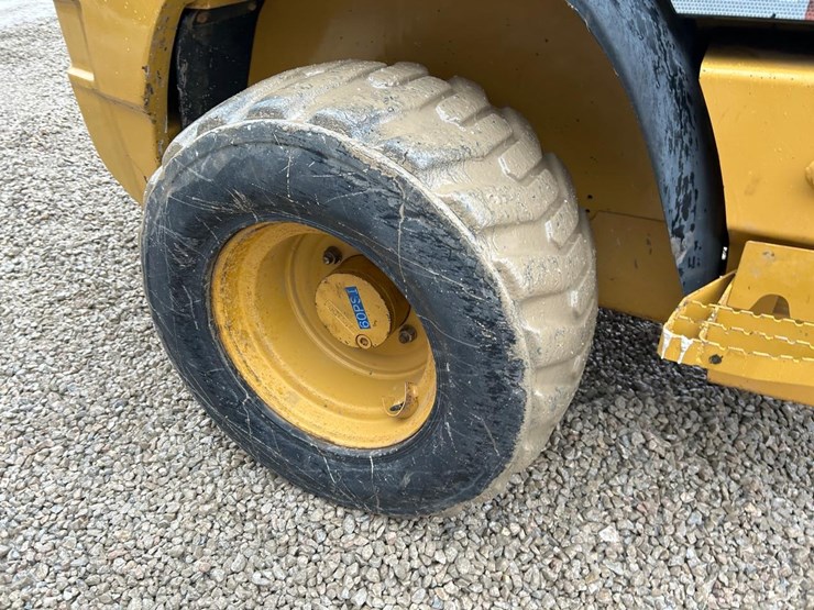 caterpillar-903d-image-12