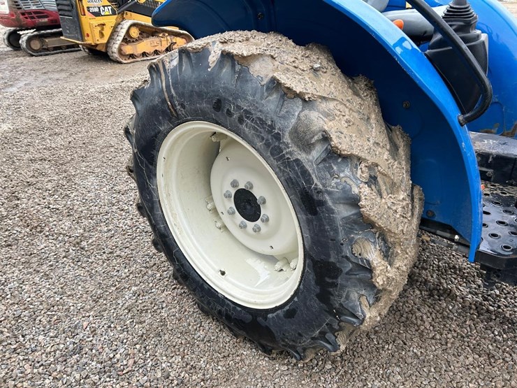 2017-new-holland-workmaster-60-image-13