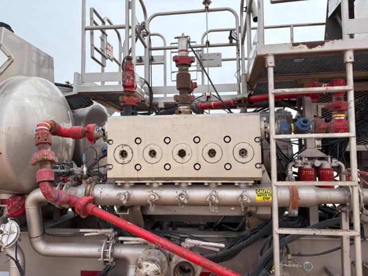 spm-qws1000s-quintuplex-10k-wp-acid-pumper-mtd-on-2008-mertz-t/a-trailer-image-5