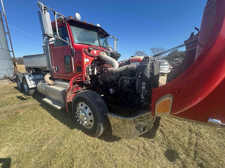 2012-peterbilt-386-image-60