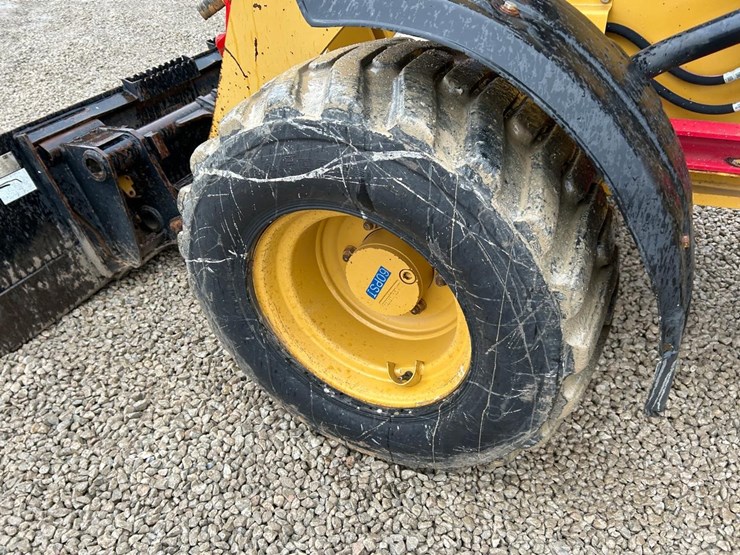 caterpillar-903d-image-15