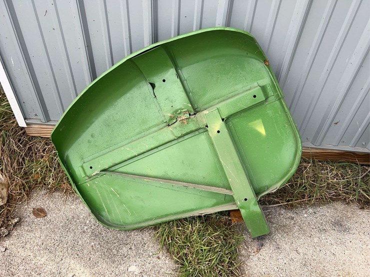 john-deere-model-h-fenders-and-brackets-image-19