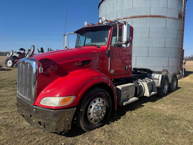 2012-peterbilt-386-image-23