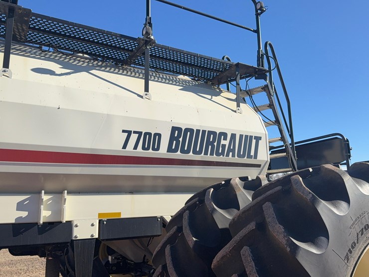 2014-bourgault-7700-image-55
