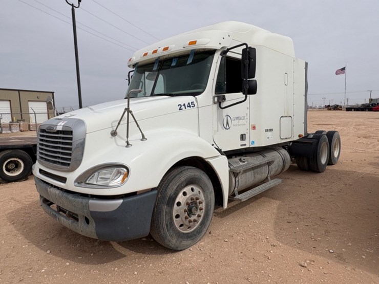 2006-freightliner-columbia-120-image-1
