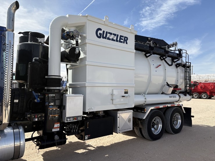 2023-western-star-49x-image-10