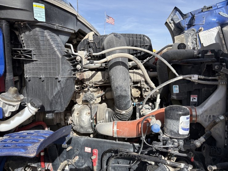 2023-western-star-49x-image-14