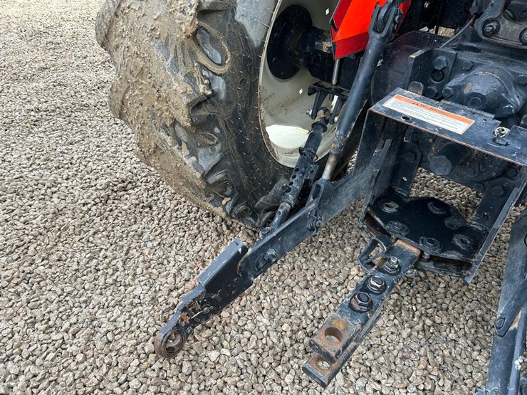 2017-new-holland-workmaster-60-image-15