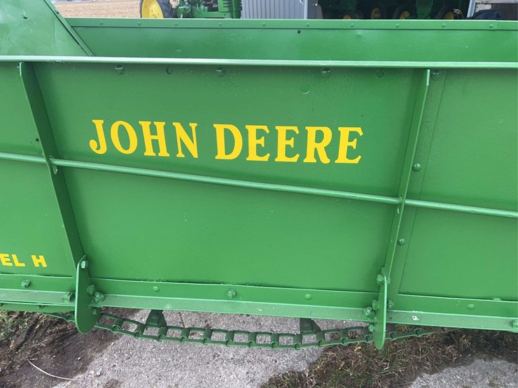 john-deere-model-h-manure-spreader-image-37