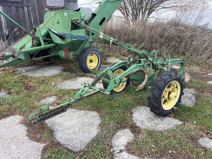 john-deere-12-image-2