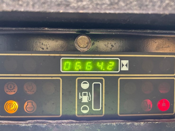 new-holland-lx665-image-16