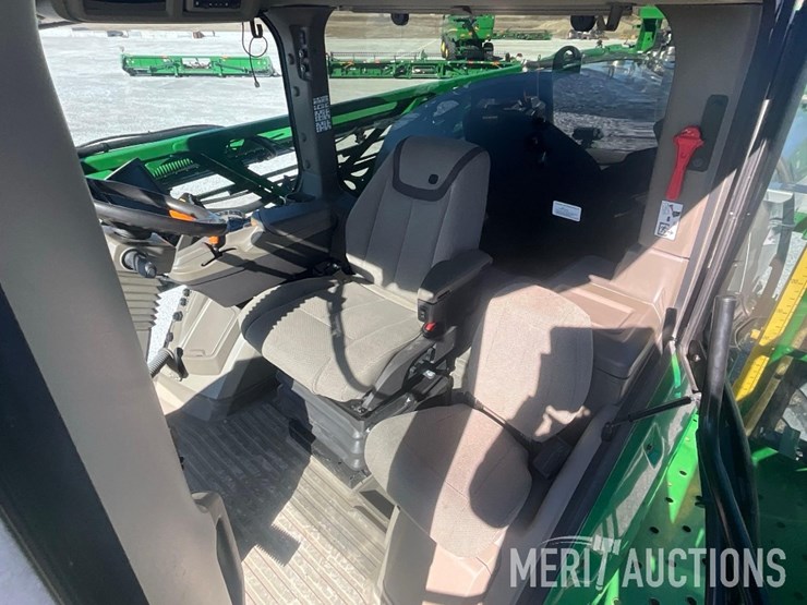 2022-john-deere-410r-image-35