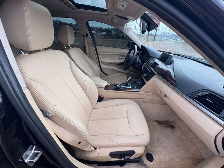 2014-bmw-320i-4-door-sedan-(84,380-miles)-image-21