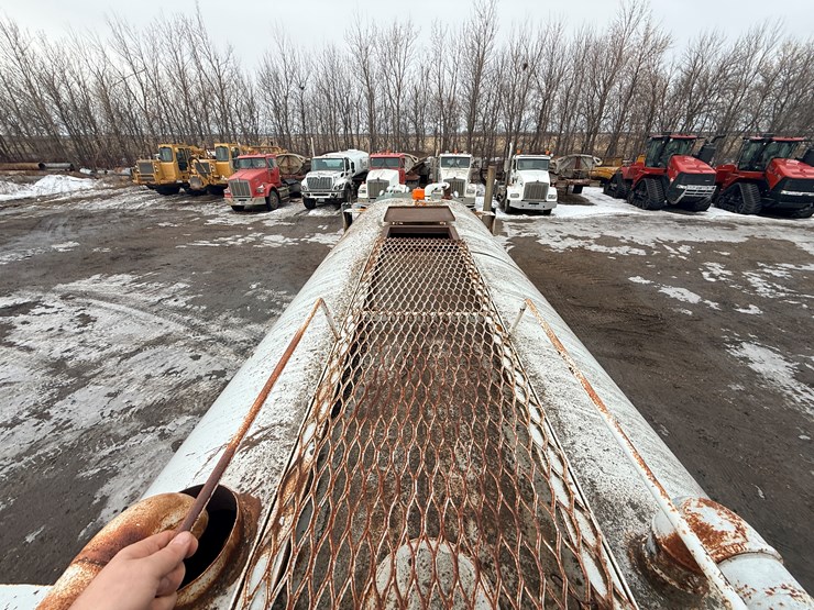 1999-mack-dm690-image-75