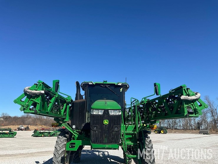 2022-john-deere-410r-image-8