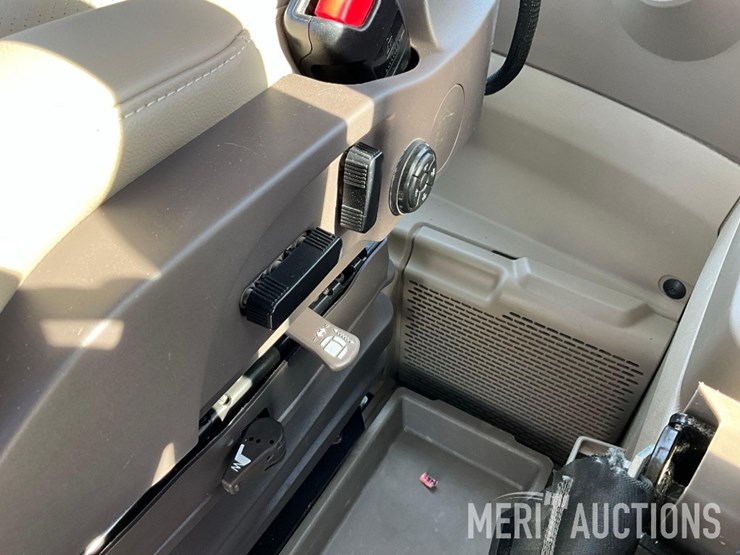 2022-john-deere-7r-210-image-43