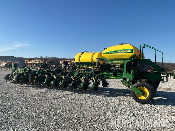 2009-john-deere-1770nt-image-3