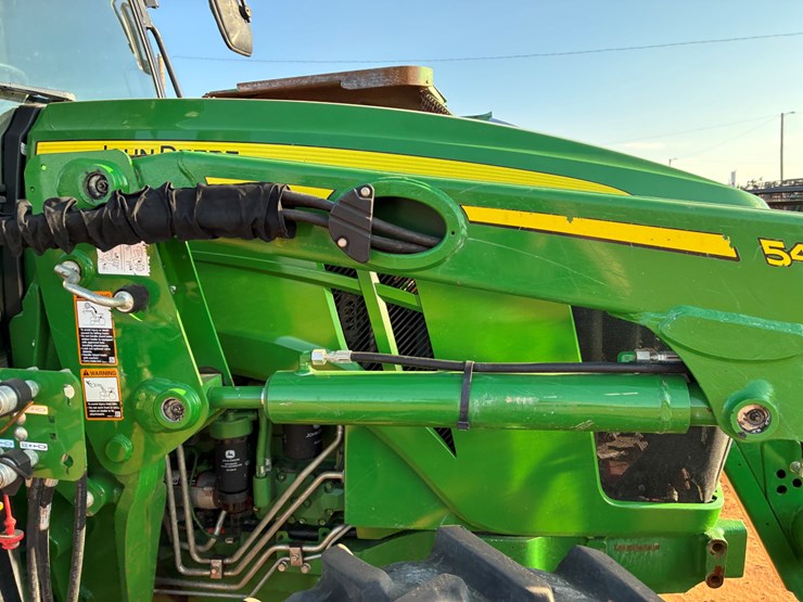 2022-john-deere-6105e-image-8